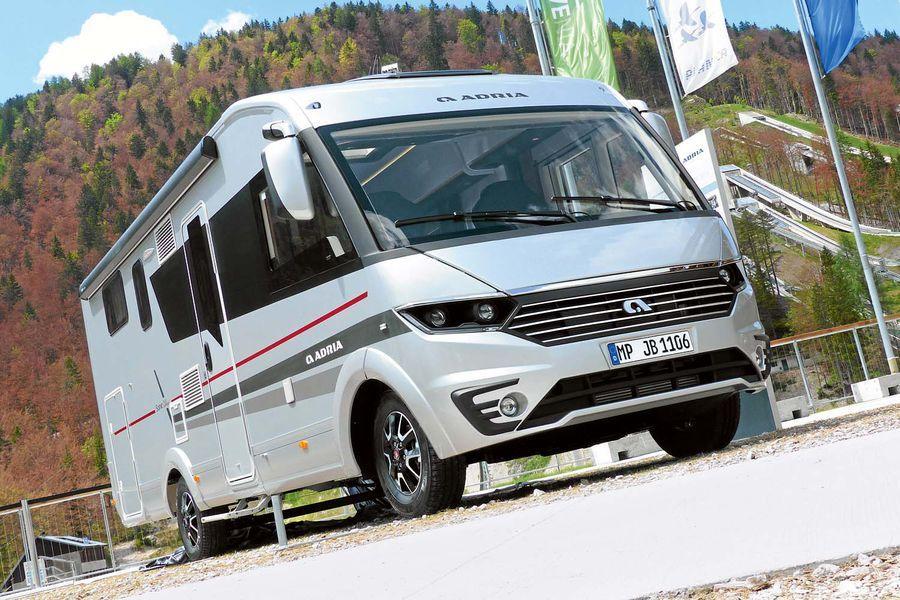  Adria Sonic Supreme 710 2016 года  (фото 5 из 6)